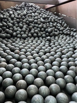 كرة فولاذية مزورة